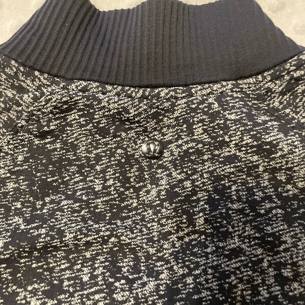 Lululemon quarter zip black and grey long sleeve pullover 6. - Picture 4 of 8